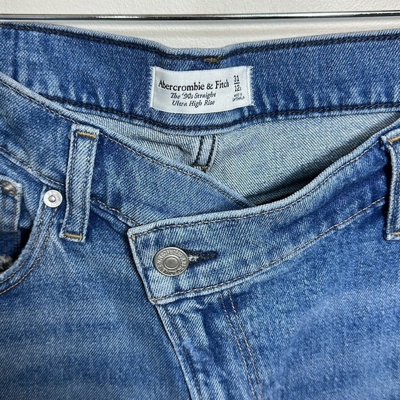 Abercrombie & Fitch The 90's Straight Ultra High Rise Jeasns 31S NWT - Picture 8 of 10